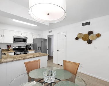 6349 N 78th Street - Photo Thumbnail 11