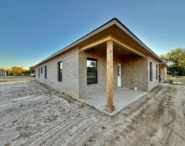 308 Sw 14th Street - Photo Thumbnail 2