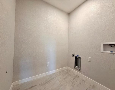 308 Sw 14th Street - Photo Thumbnail 9