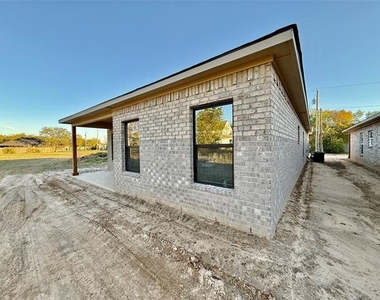 308 Sw 14th Street - Photo Thumbnail 3