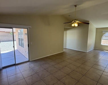 12721 W Palm Lane - Photo Thumbnail 2