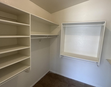 12721 W Palm Lane - Photo Thumbnail 13