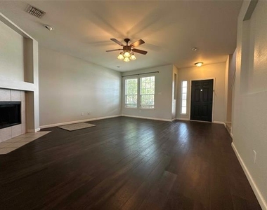 1909 Bradford Pear Square - Photo Thumbnail 2