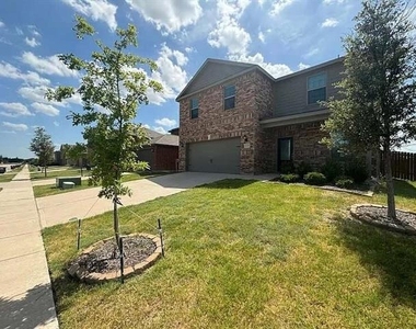 3237 Bowen Street - Photo Thumbnail 2