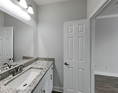 1032 E Leuda Street - Photo Thumbnail 13