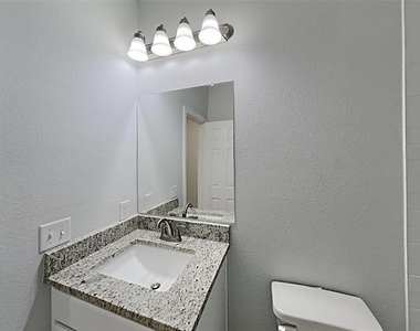 1032 E Leuda Street - Photo Thumbnail 16