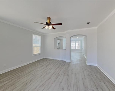 1032 E Leuda Street - Photo Thumbnail 2