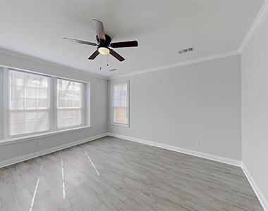 1032 E Leuda Street - Photo Thumbnail 12