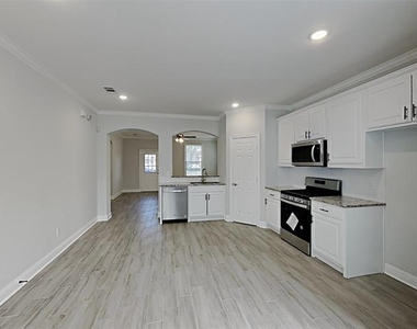 1032 E Leuda Street - Photo Thumbnail 3