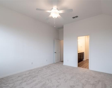 3804 Chicory Court - Photo Thumbnail 13