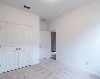 3804 Chicory Court - Photo Thumbnail 31
