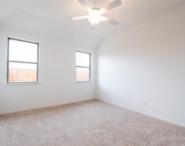 3804 Chicory Court - Photo Thumbnail 14