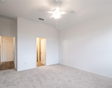 3804 Chicory Court - Photo Thumbnail 12