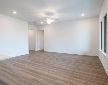 3804 Chicory Court - Photo Thumbnail 6