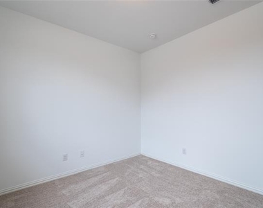 3804 Chicory Court - Photo Thumbnail 27