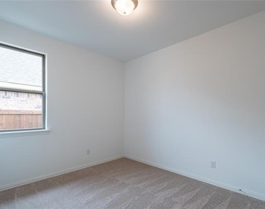 3804 Chicory Court - Photo Thumbnail 29