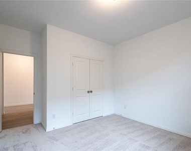 3804 Chicory Court - Photo Thumbnail 21