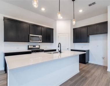 3804 Chicory Court - Photo Thumbnail 8
