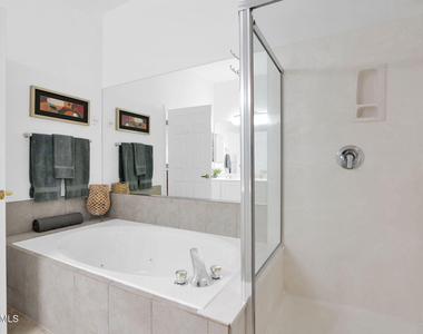 8270 N Hayden Road - Photo Thumbnail 11