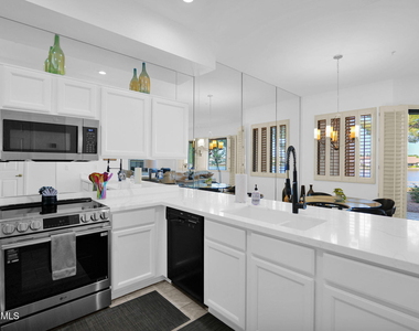 8270 N Hayden Road - Photo Thumbnail 2