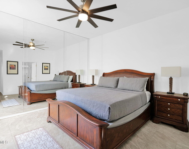 8270 N Hayden Road - Photo Thumbnail 9