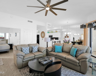 8270 N Hayden Road - Photo Thumbnail 1