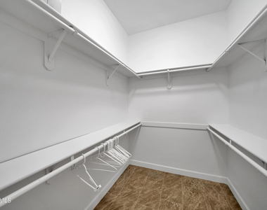 8270 N Hayden Road - Photo Thumbnail 12