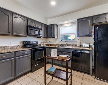 505 Wildwood Terrace - Photo Thumbnail 7