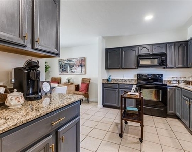 505 Wildwood Terrace - Photo Thumbnail 8