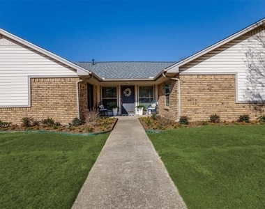 505 Wildwood Terrace - Photo Thumbnail 2