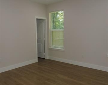163 Lake Creek Drive - Photo Thumbnail 6