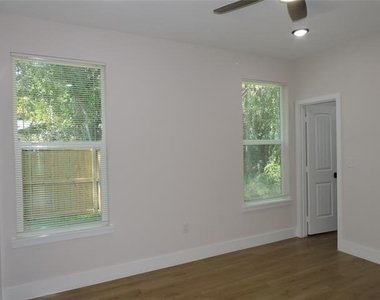 163 Lake Creek Drive - Photo Thumbnail 14