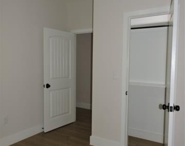 163 Lake Creek Drive - Photo Thumbnail 13