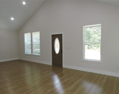 163 Lake Creek Drive - Photo Thumbnail 2