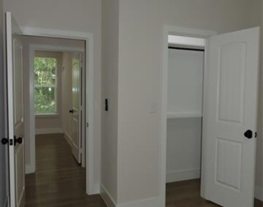 163 Lake Creek Drive - Photo Thumbnail 12