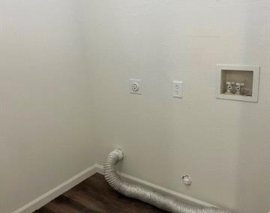 7409 Marsland Lane - Photo Thumbnail 10