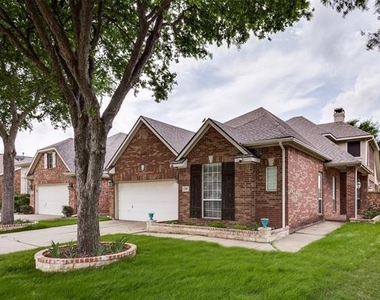 1620 Nicklaus Court - Photo Thumbnail 2