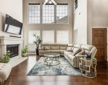 1620 Nicklaus Court - Photo Thumbnail 6