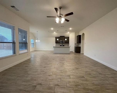3016 Bobcat Drive - Photo Thumbnail 4