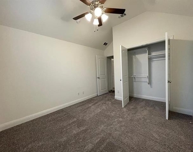 3016 Bobcat Drive - Photo Thumbnail 18