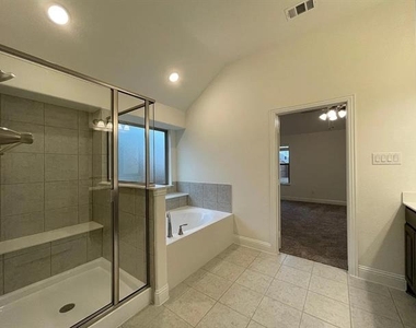 3016 Bobcat Drive - Photo Thumbnail 13