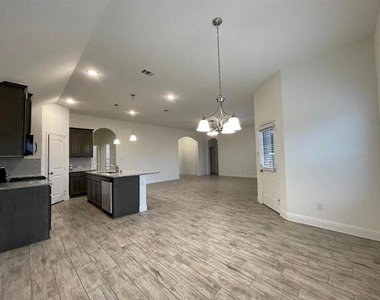 3016 Bobcat Drive - Photo Thumbnail 5