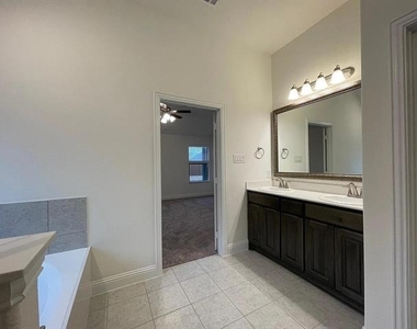 3016 Bobcat Drive - Photo Thumbnail 14