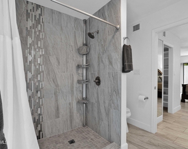 7537 N Via Camello Del Sur -- - Photo Thumbnail 16