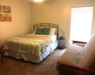 1205 Calico Lane - Photo Thumbnail 8