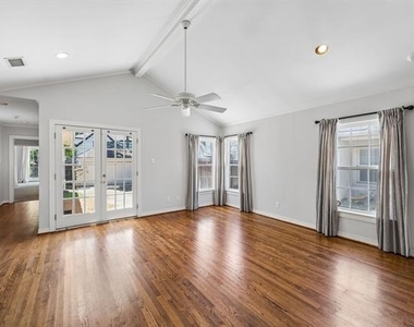 4429 Hyer Street - Photo Thumbnail 7