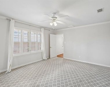 4429 Hyer Street - Photo Thumbnail 11