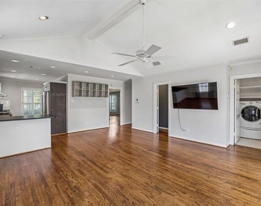 4429 Hyer Street - Photo Thumbnail 8