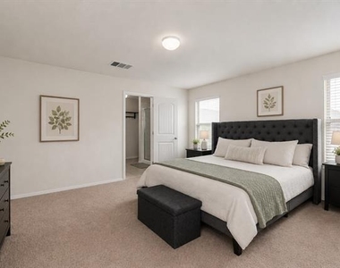 905 Amber Street - Photo Thumbnail 5