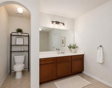 905 Amber Street - Photo Thumbnail 7